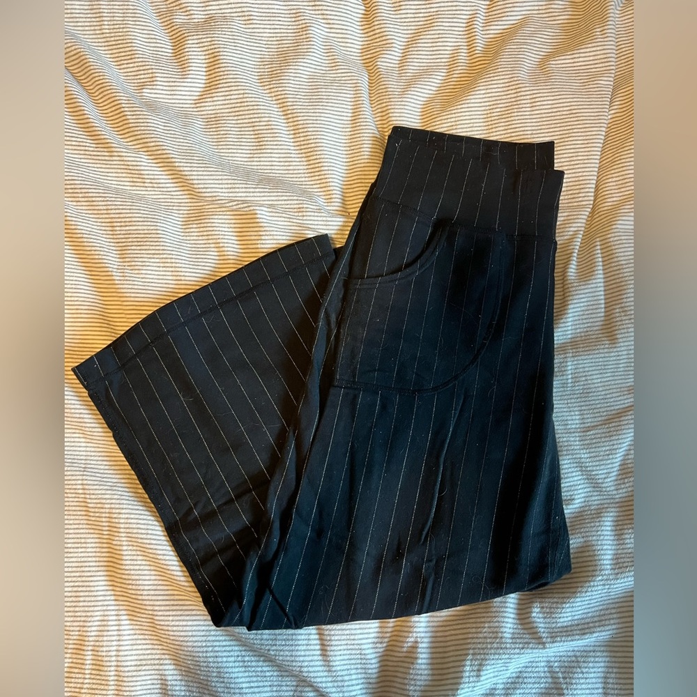 Lululemon Cropped Wide Leg Capri